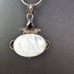 VTG Sterling‎ Silver Pendant Oval Rainbow Moonstone Pearl Shaped Garnet Necklace